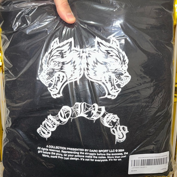 DARC SPORT X MARVEL SPIDER-MAN VENOM “MISUNDERSTOOD” HOODIE - Picture 8 of 10